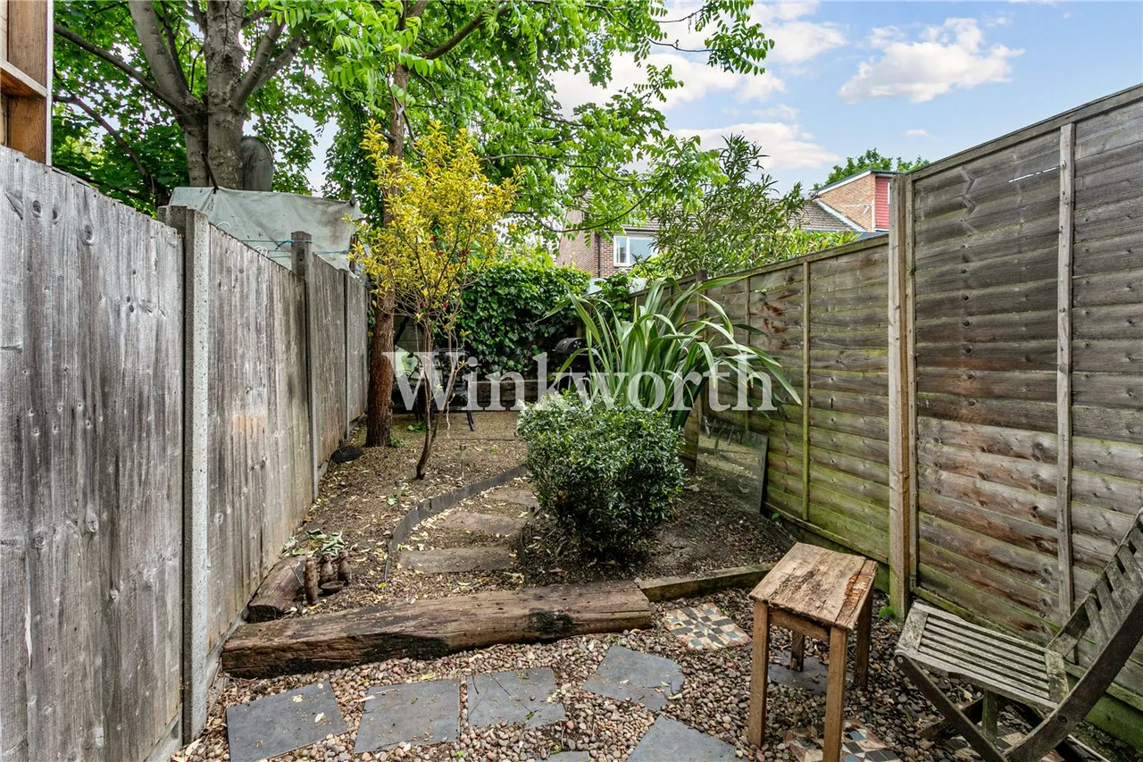 St. John's Road, London, N15, photo 6