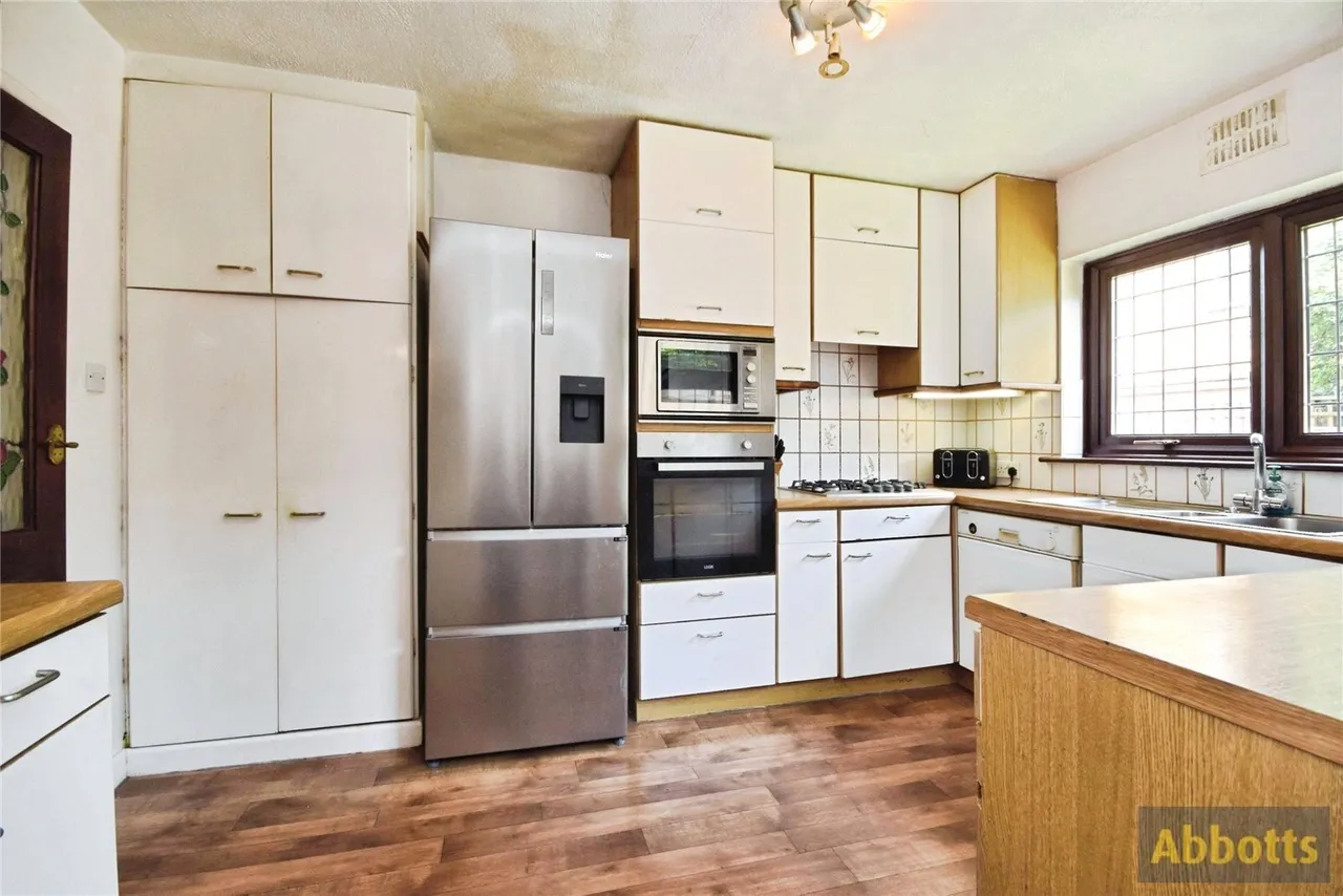 Elm Drive, Rayleigh, Essex, SS6, photo 9