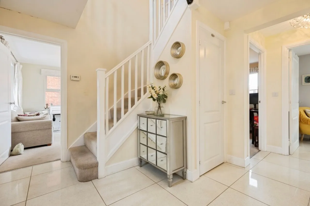 Lightning Lane, Castle Donington, DE74, photo 7