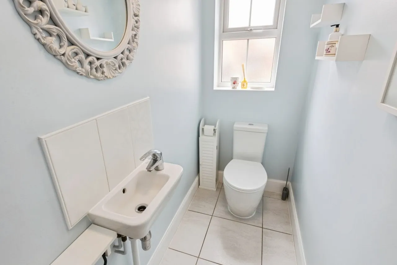 Lightning Lane, Castle Donington, DE74, photo 8