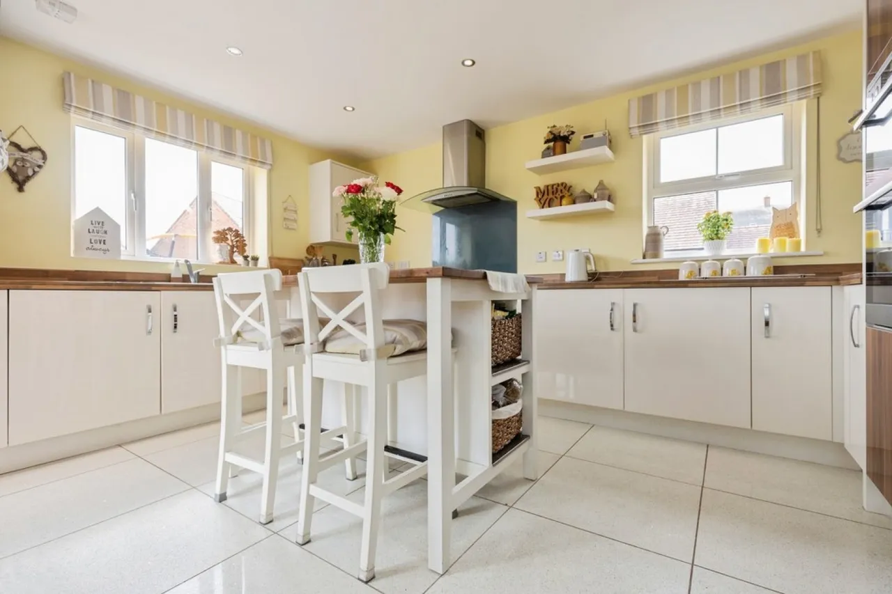 Lightning Lane, Castle Donington, DE74, photo 3