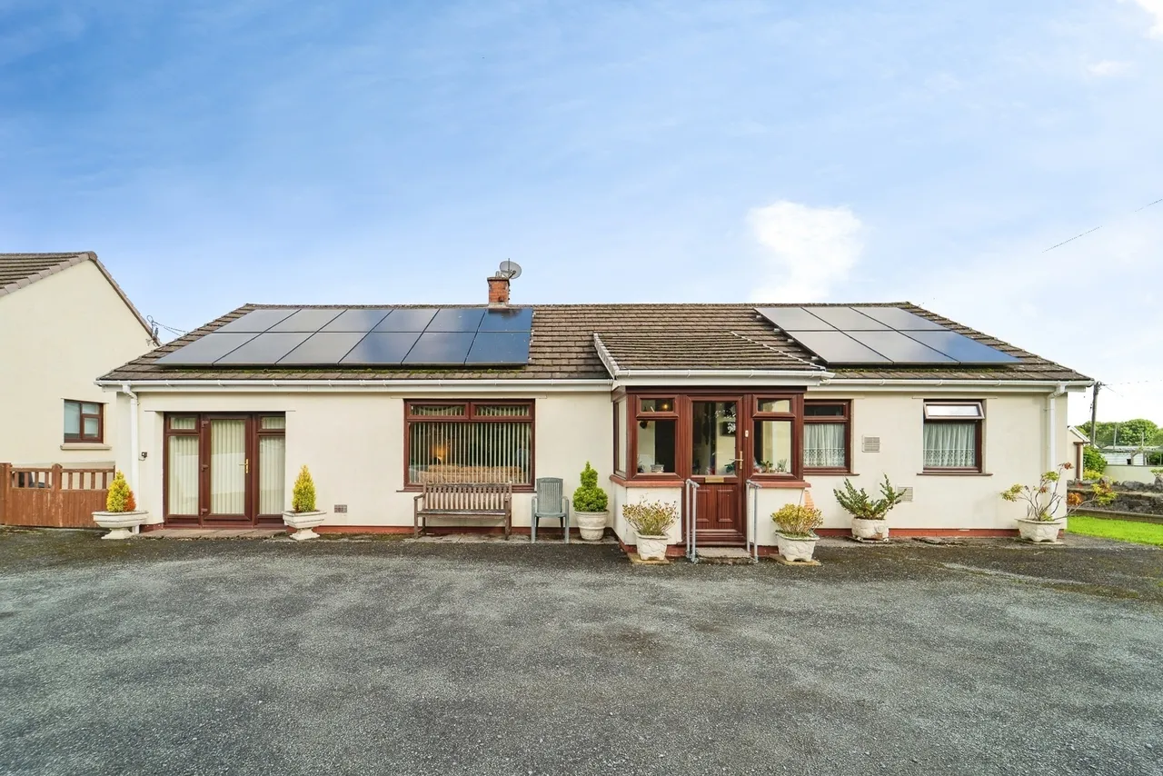 3 bed house for sale, Milton, Tenby, SA70