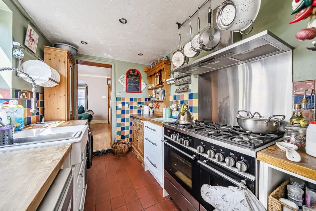Brooklands Road, Bletchley, Milton Keynes, Buckinghamshire, MK2 2RH, photo 2