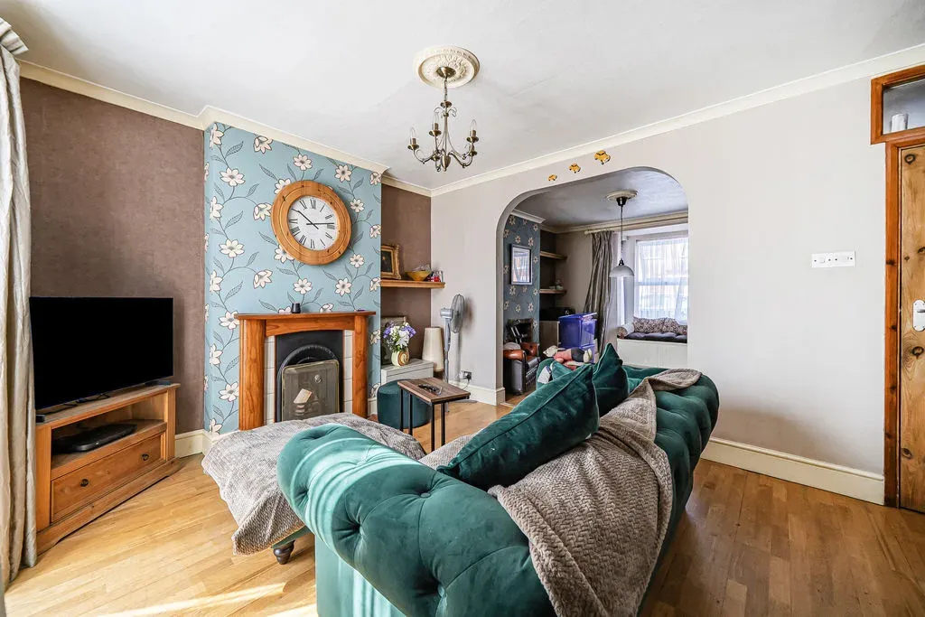 Brooklands Road, Bletchley, Milton Keynes, Buckinghamshire, MK2 2RH, photo 3