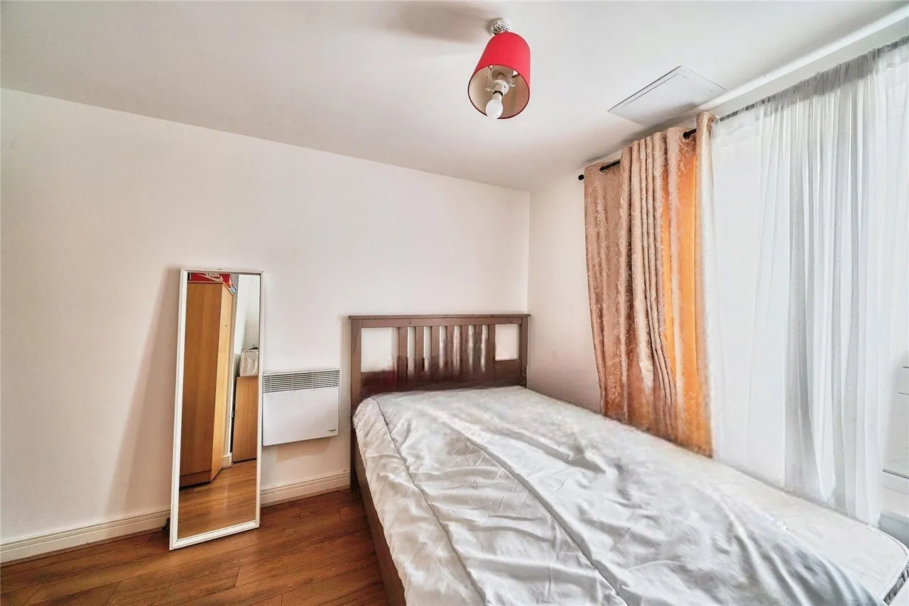 Windmill Lane, London, E15, photo 9