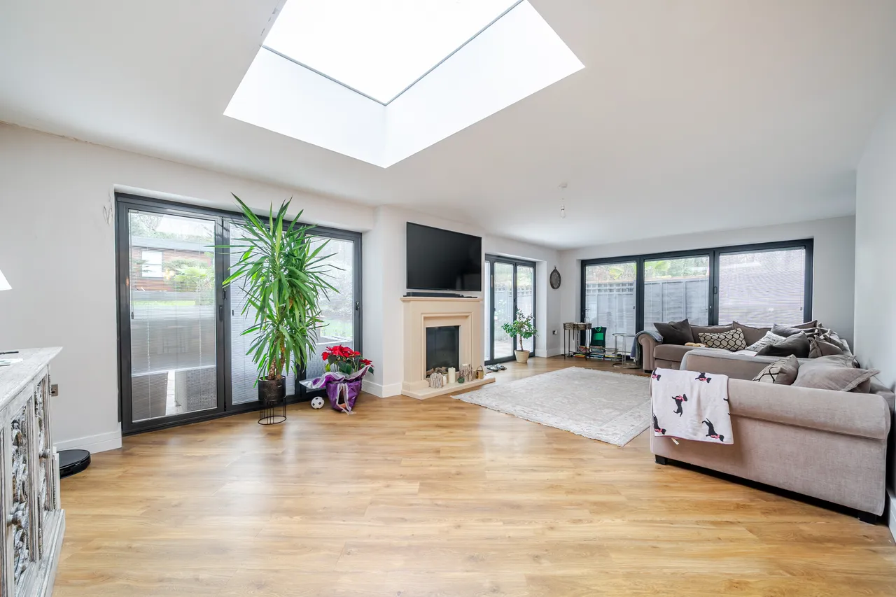 Richmond Crescent, Epsom, KT19, photo 4