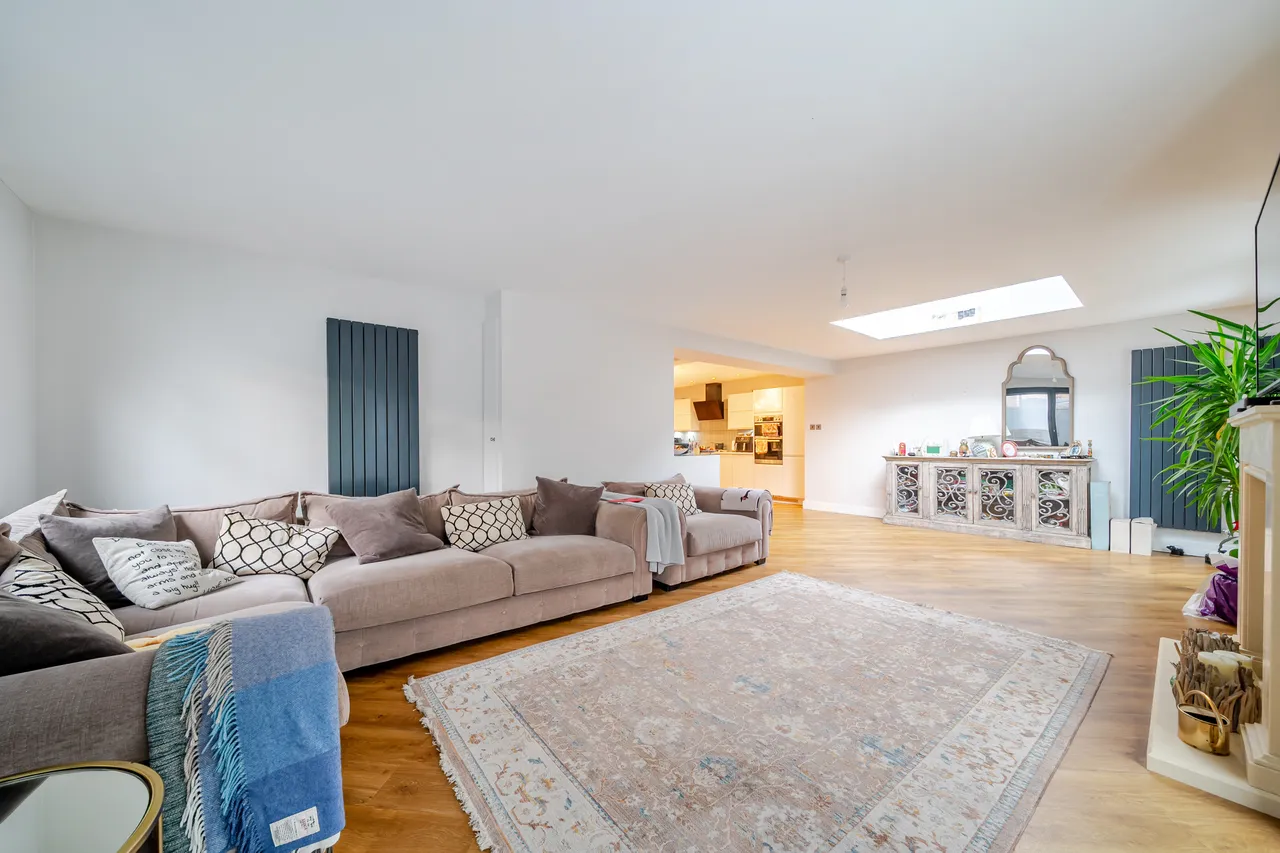 Richmond Crescent, Epsom, KT19, photo 12