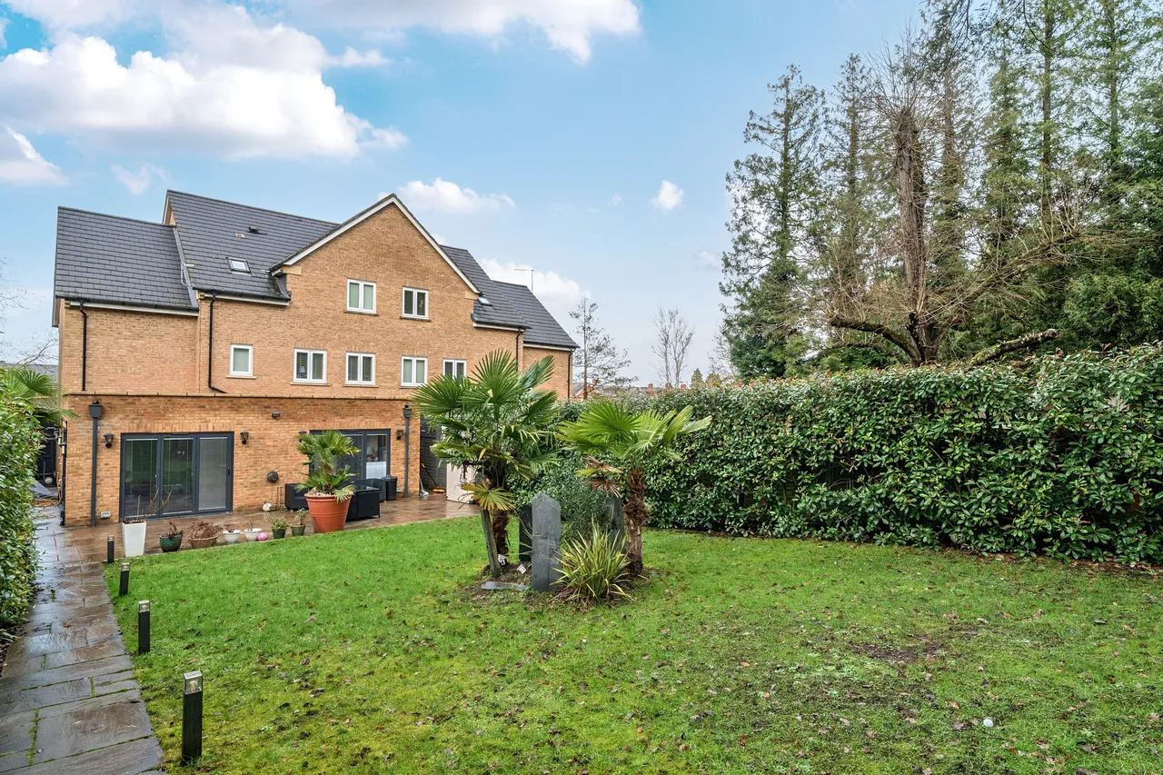 Richmond Crescent, Epsom, KT19, photo 5