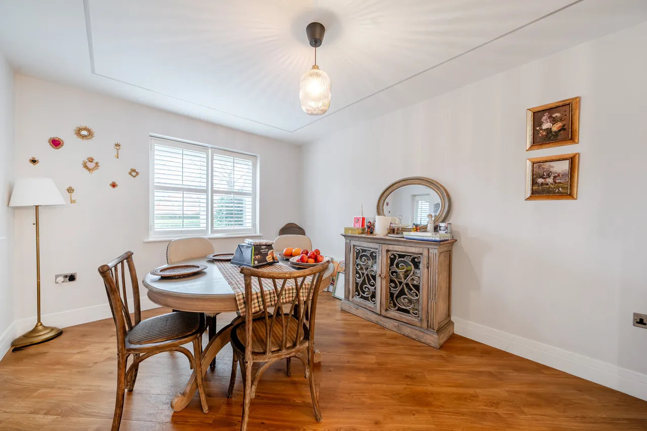 Richmond Crescent, Epsom, KT19, photo 6