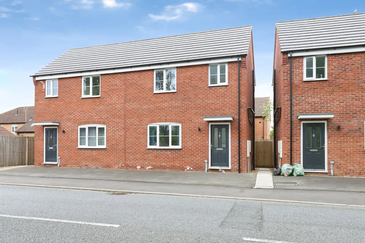 2 bed house for sale, Holbeach Road, Spalding, PE11