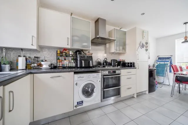 Carrick Street, Aylesbury, HP18, photo 6