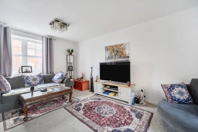 Carrick Street, Aylesbury, HP18, photo 2