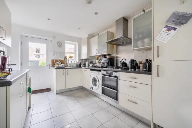 Carrick Street, Aylesbury, HP18, photo 5