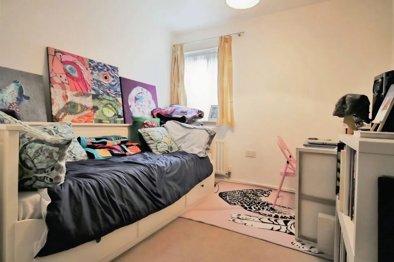 Sullivan Close, Canterbury, photo 7