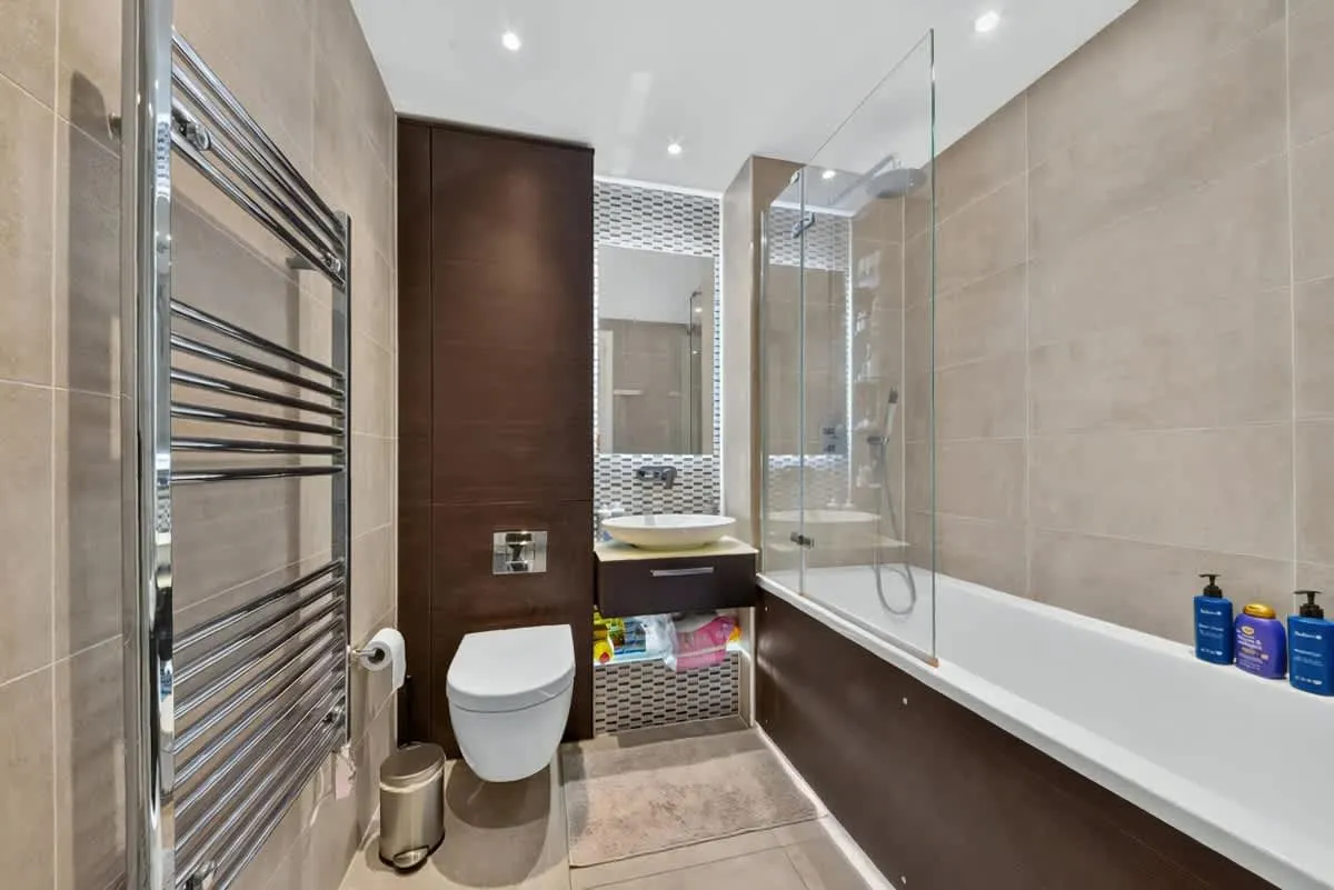 East Ferry Road, London, E14, photo 5