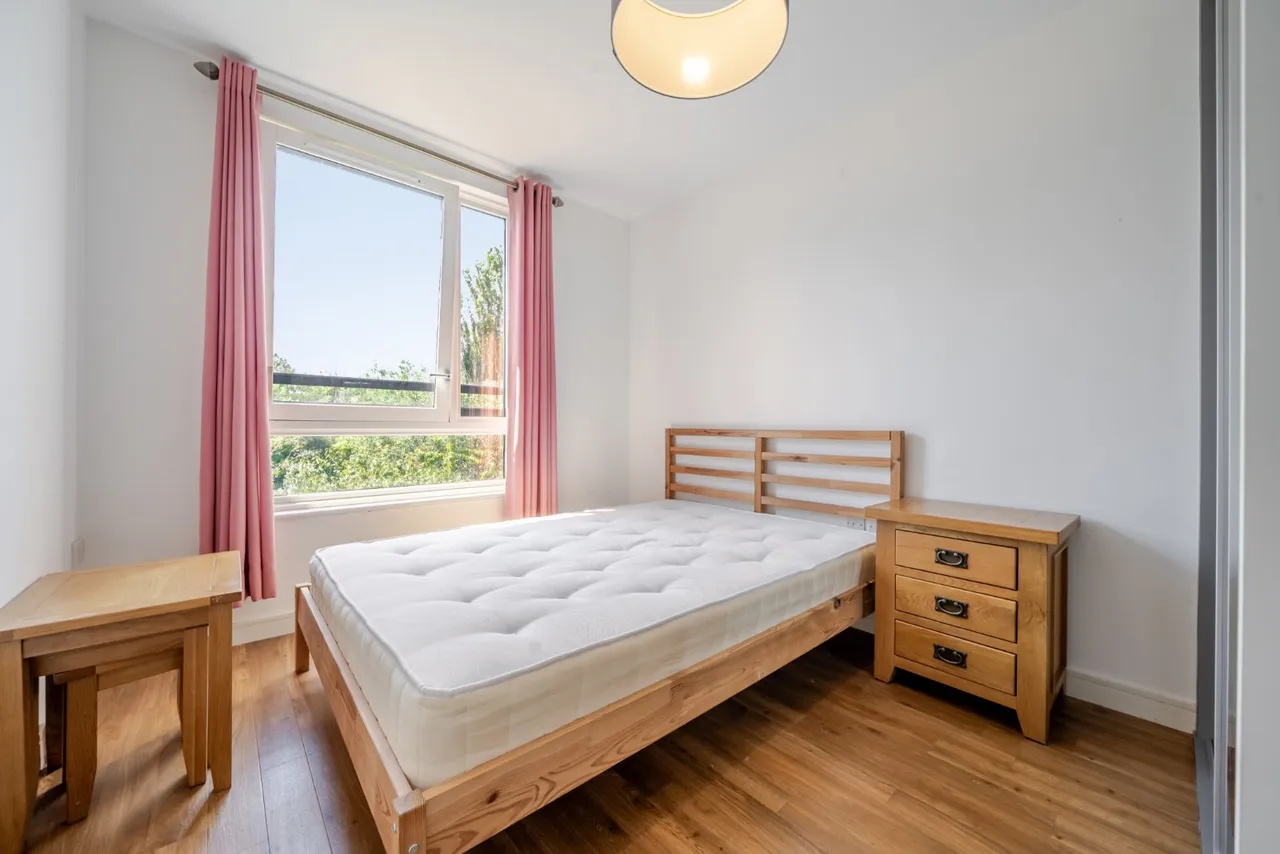 Blondin Way, London, SE16, photo 11