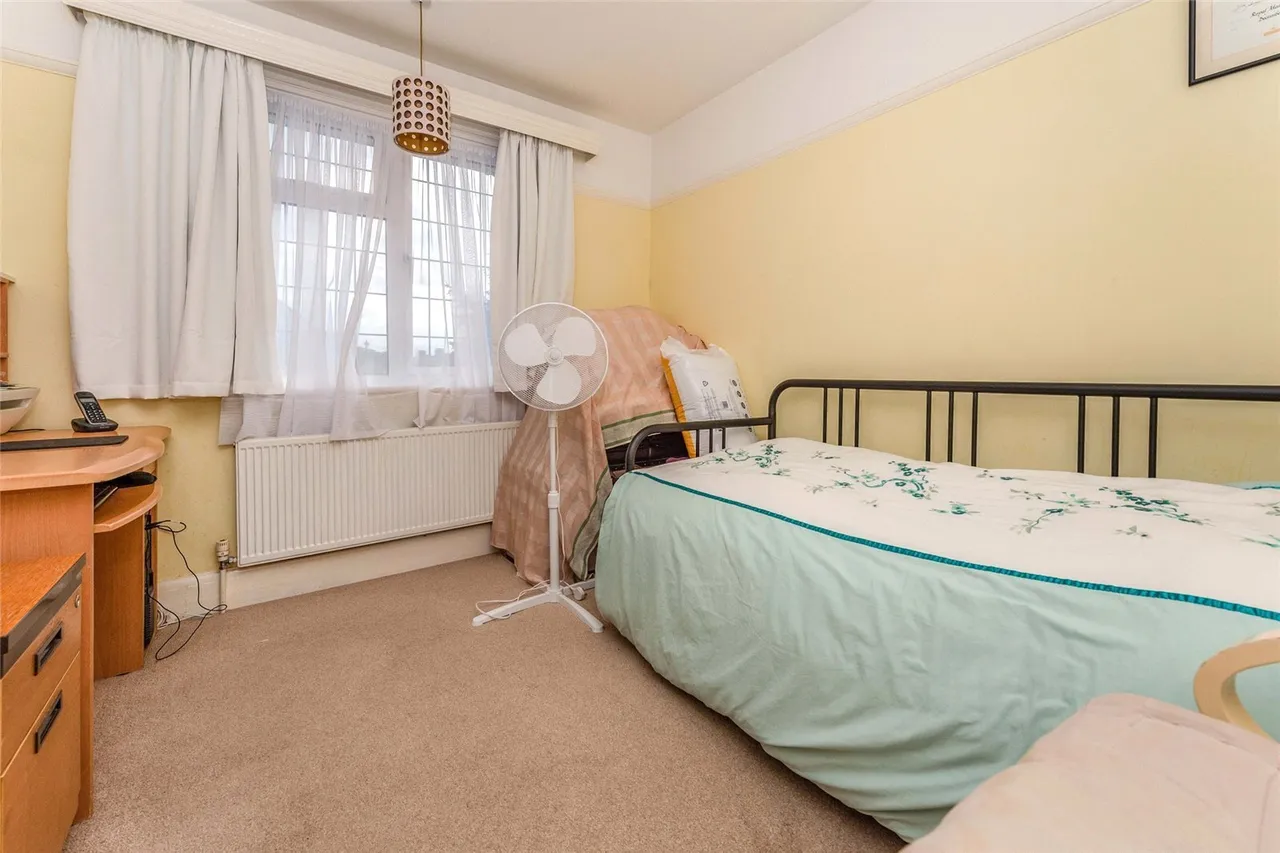 Stockingstone Road, Luton, Bedfordshire, England, LU2, photo 10