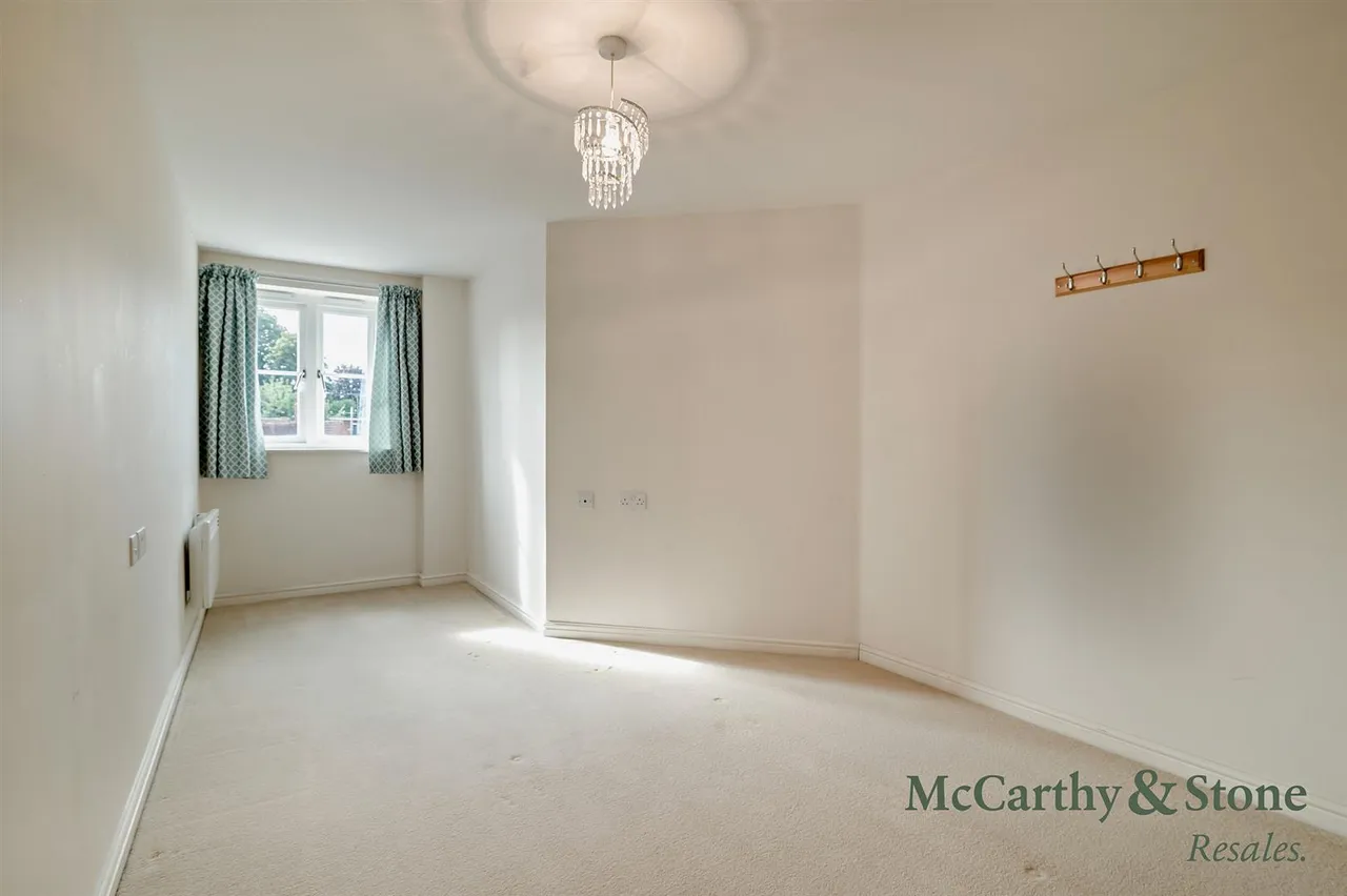 George Street, Warminster, BA12, photo 6