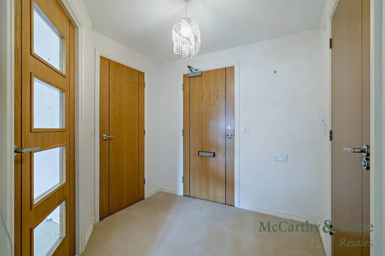 George Street, Warminster, BA12, photo 5