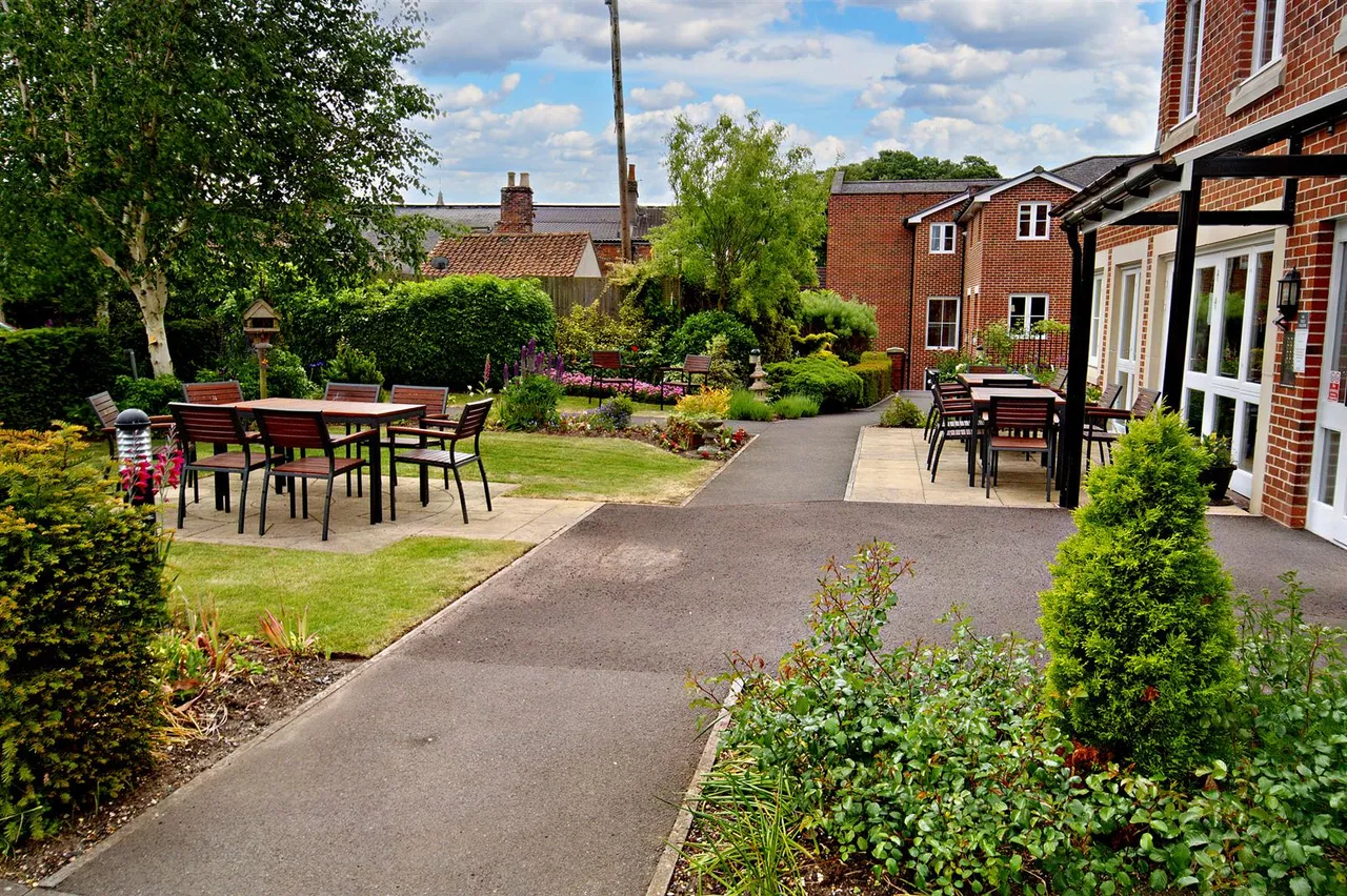 George Street, Warminster, BA12, photo 2