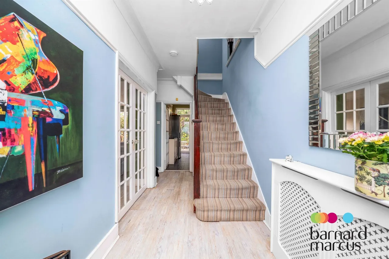 Waterfall Road, London, N11, photo 19