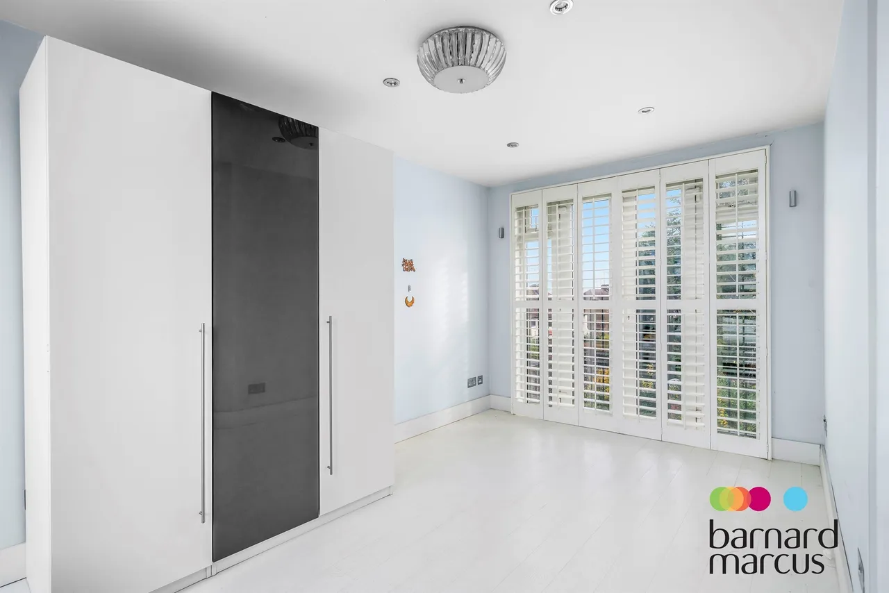 Waterfall Road, London, N11, photo 17