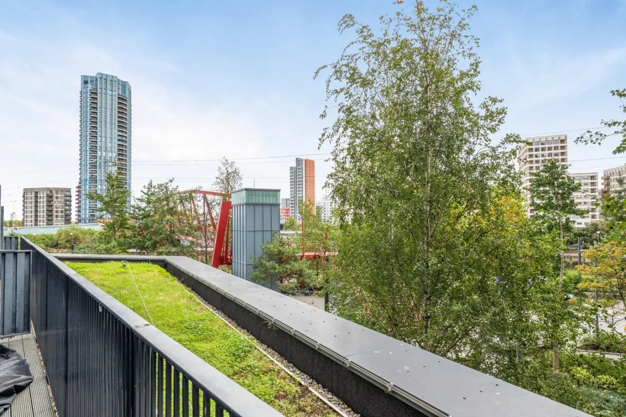 Lookout Lane, London, E14, photo 8
