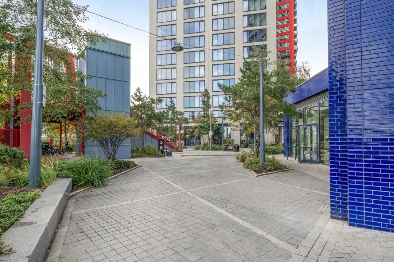 1 bed flat for sale, Lookout Lane, London, E14
