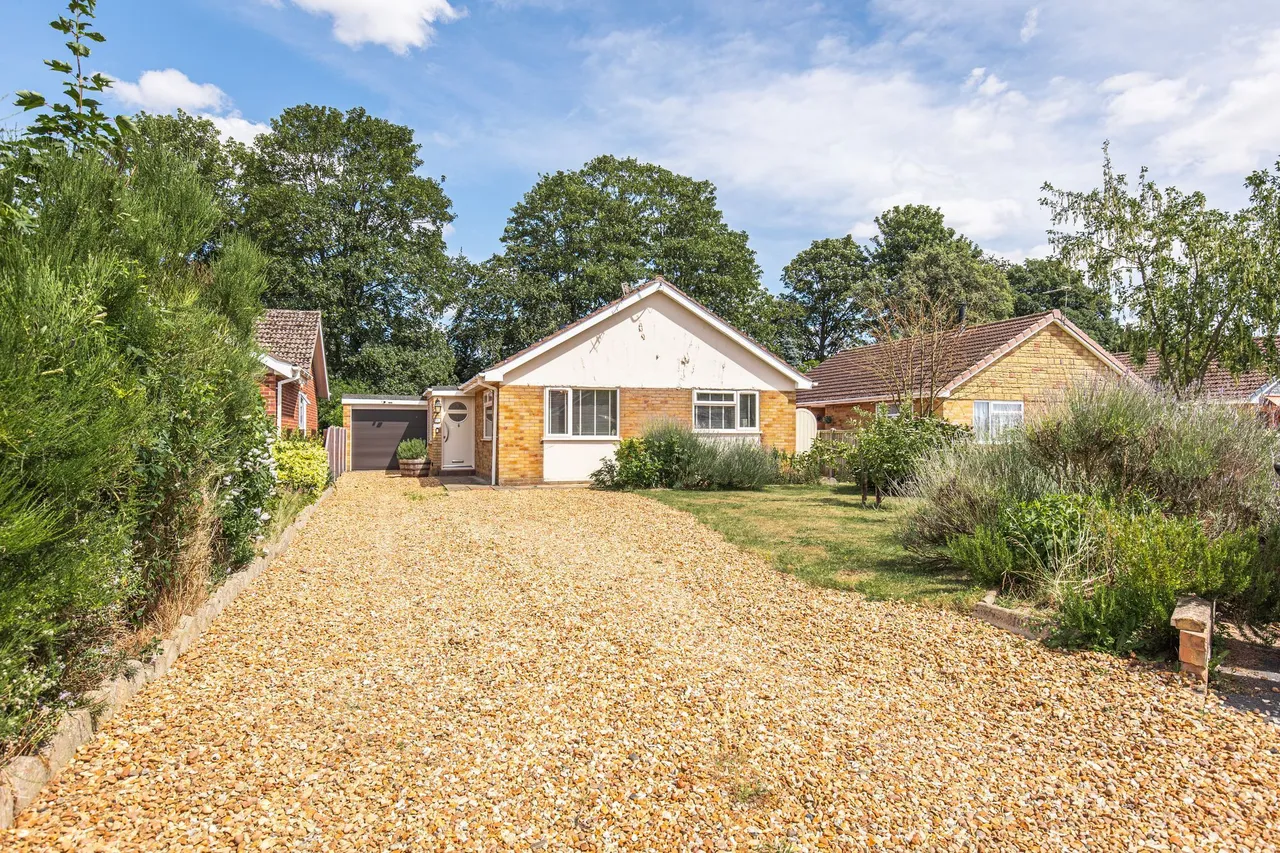 Charming Bungalow in Idyllic Ashill, photo 4