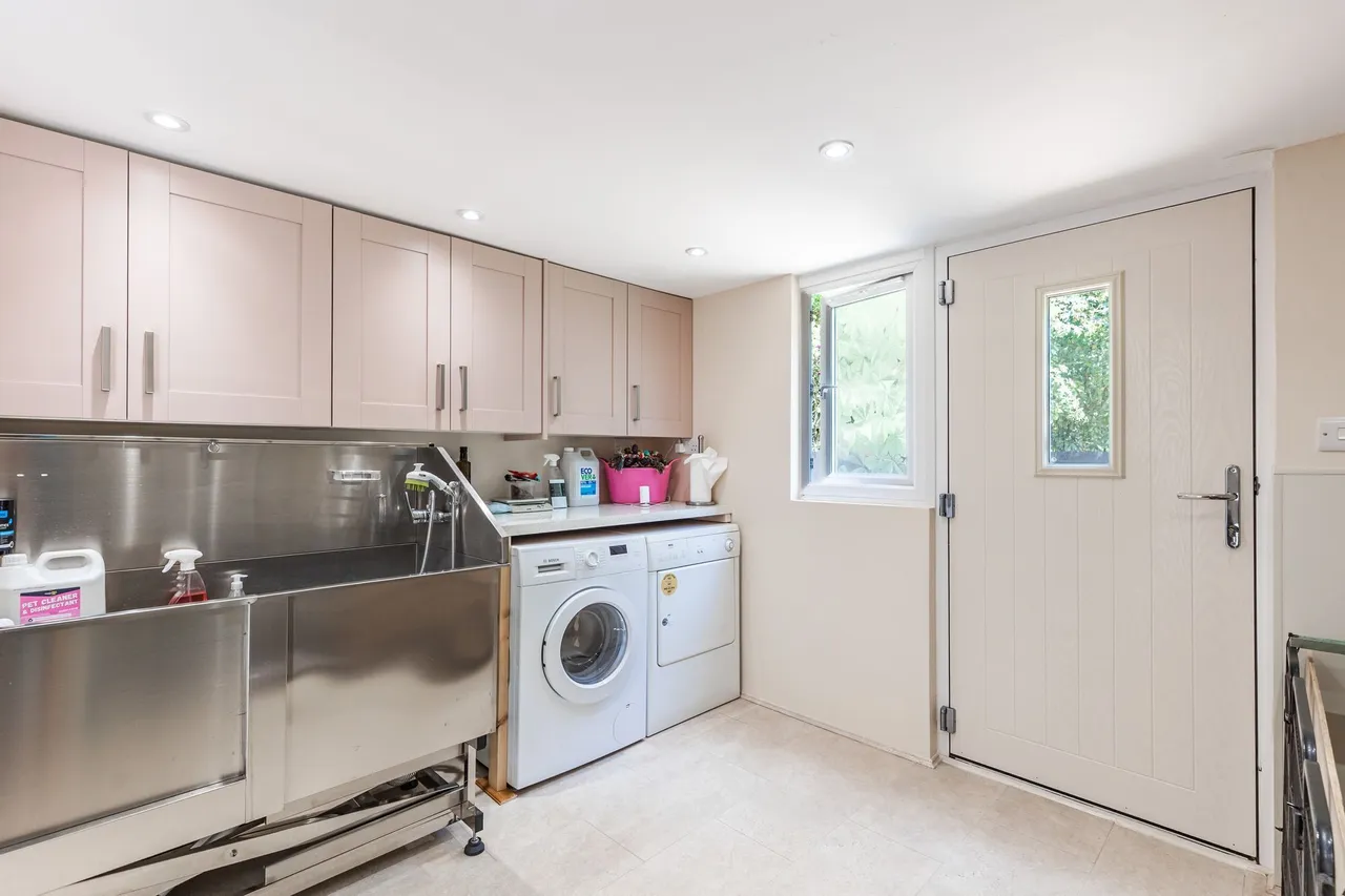 Charming Bungalow in Idyllic Ashill, photo 6