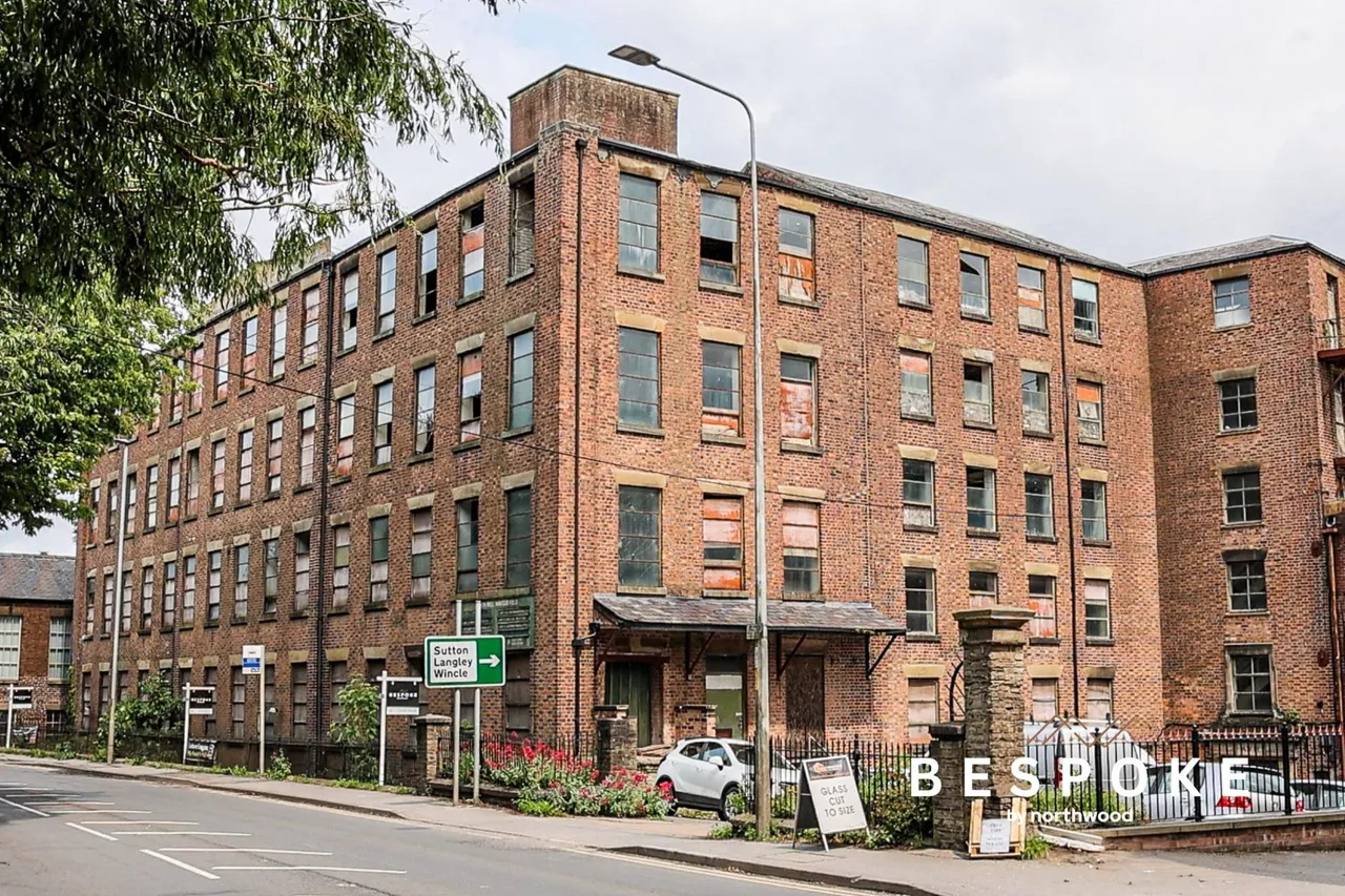 2 bed mill for sale, Albion Mill, Macclesfield, SK11
