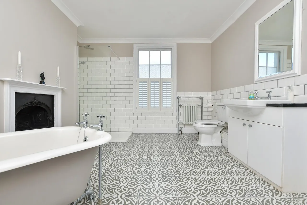 Spencer Square, Ramsgate, CT11, photo 12