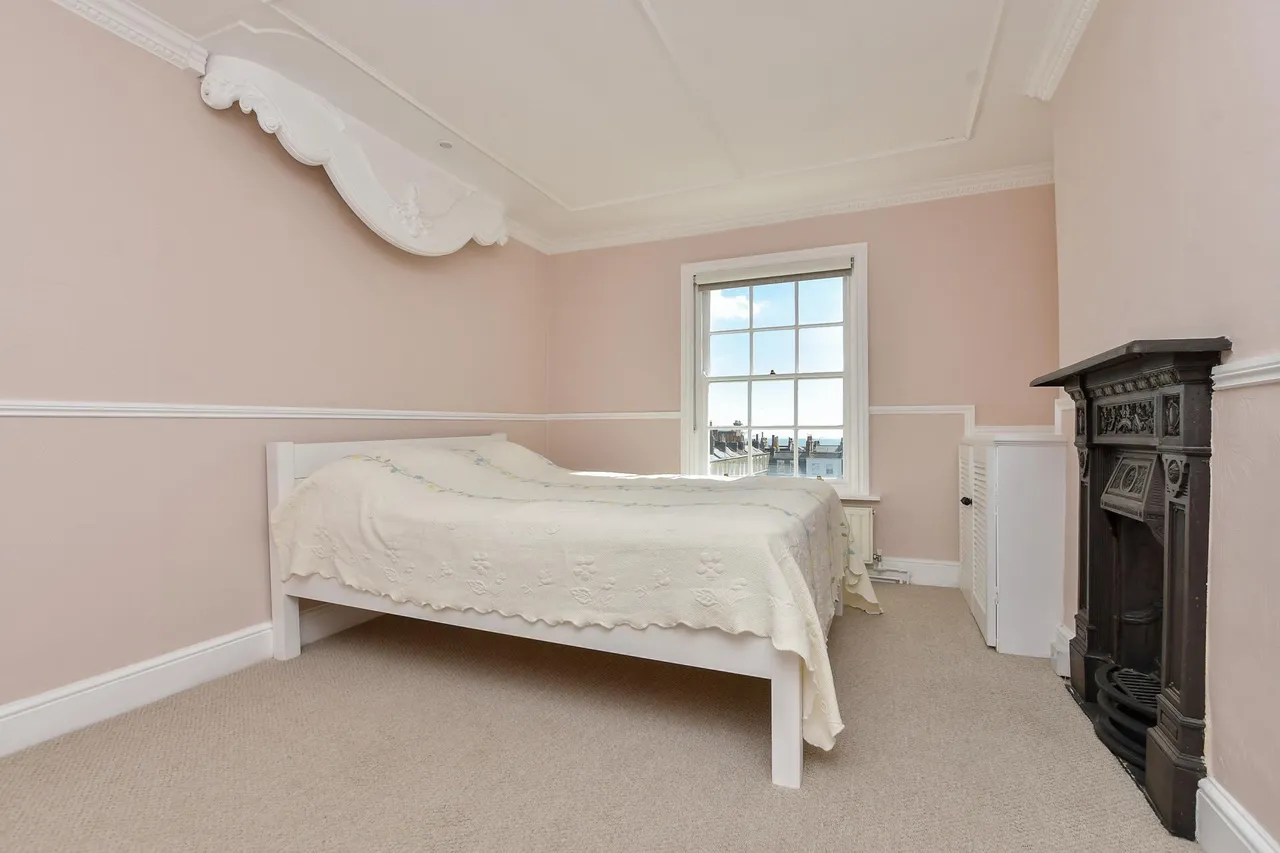 Spencer Square, Ramsgate, CT11, photo 11