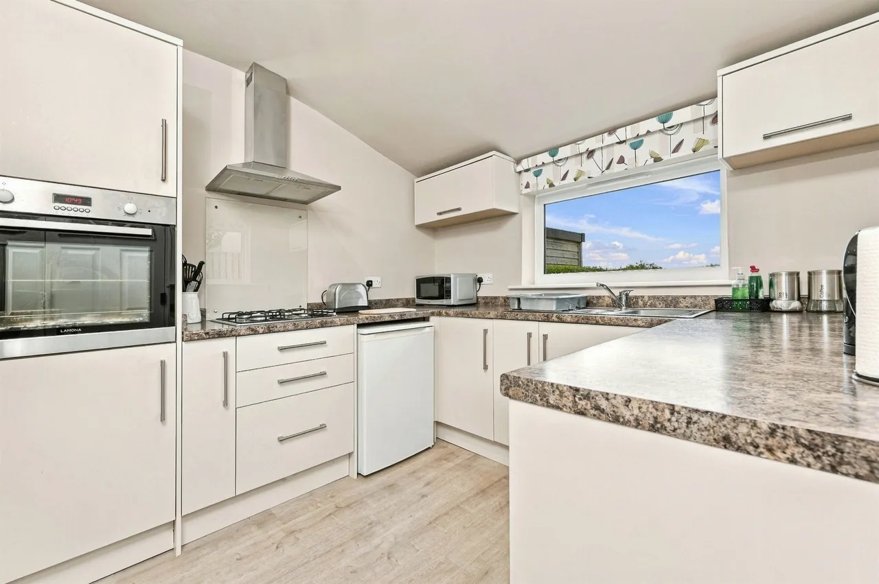 Heatherfield Road, Marsh, Huddersfield, photo 9