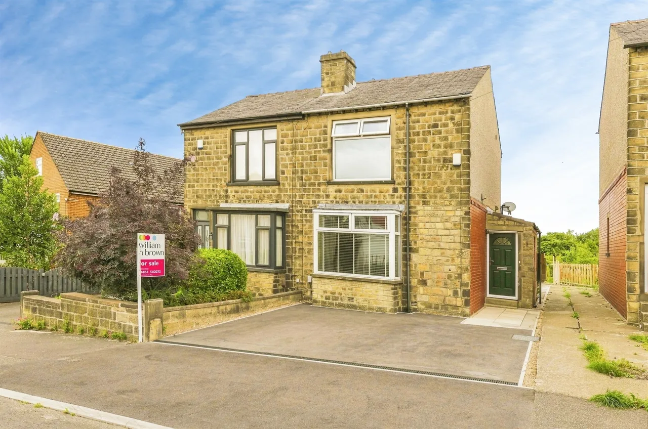 2 bed house for sale — Heatherfield Road, Marsh, Huddersfield