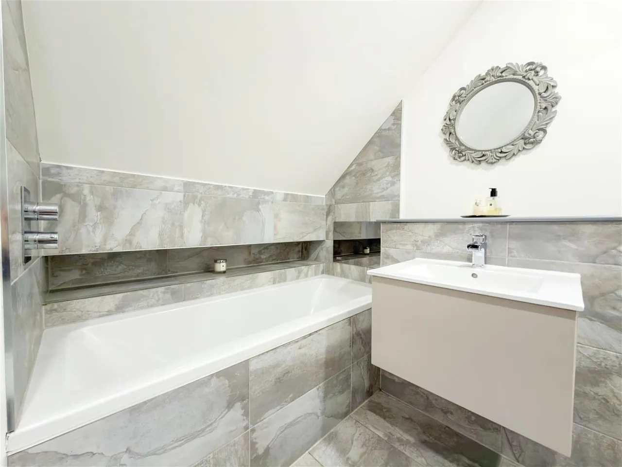 Yieldshields, Carluke, Lanarkshire, ML8 4QB, photo 23