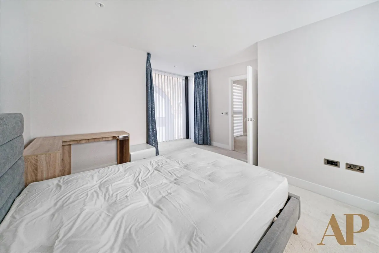 Patcham Terrace, London SW8 4EY, photo 7