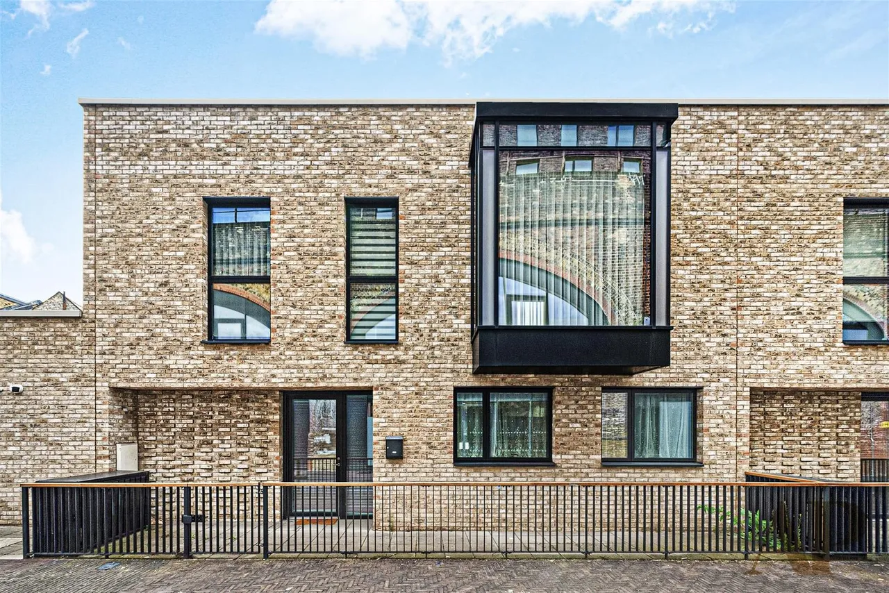 Patcham Terrace, London SW8 4EY, photo 16
