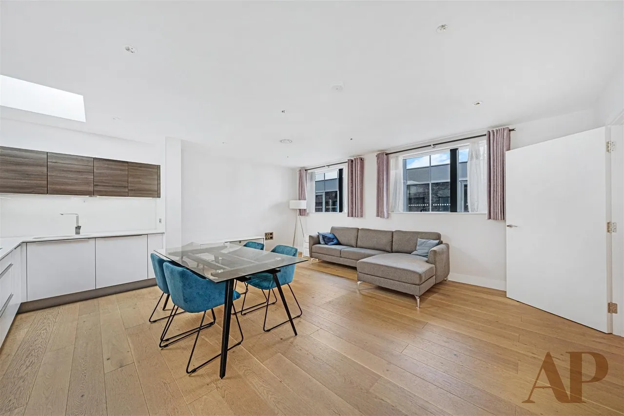 Patcham Terrace, London SW8 4EY, photo 2