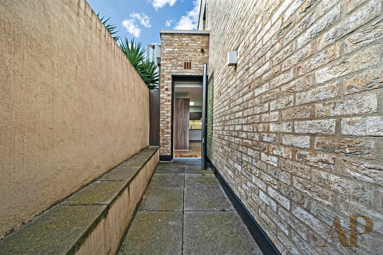 Patcham Terrace, London SW8 4EY, photo 14