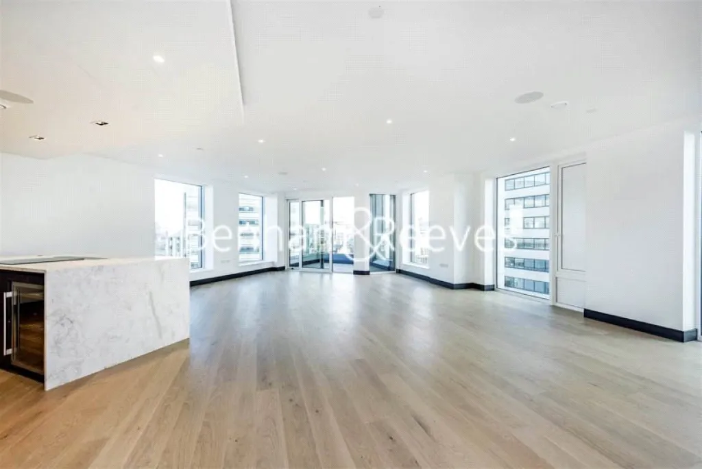 3 bed flat to rent, Beadon Road, Hammersmith, W6