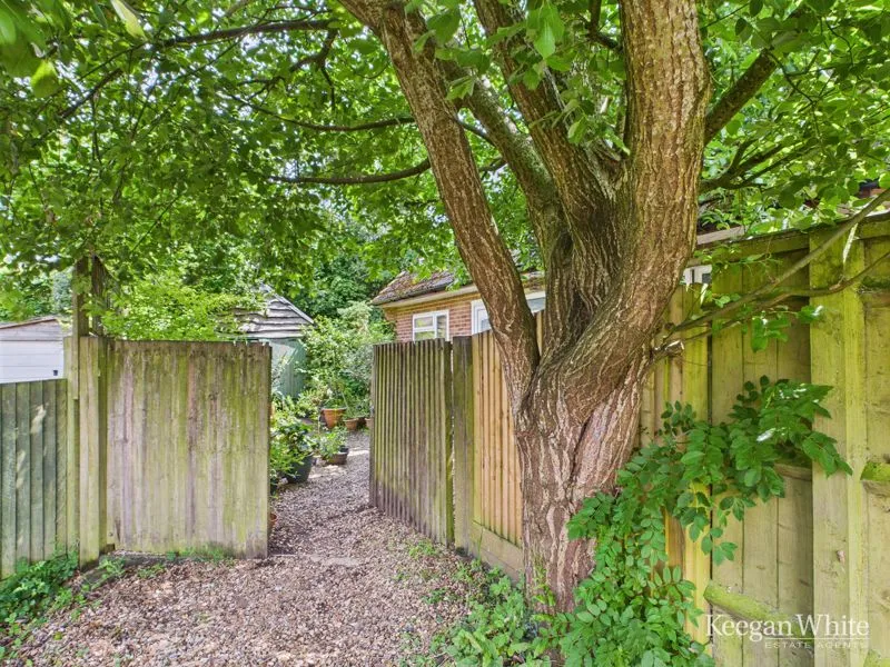 Headland Close, Great Missenden HP16 9AP, photo 18