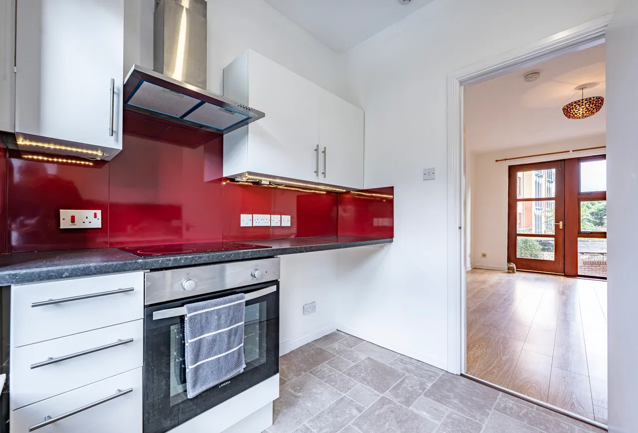 St. Ninian Terrace, Glasgow, G5, photo 9