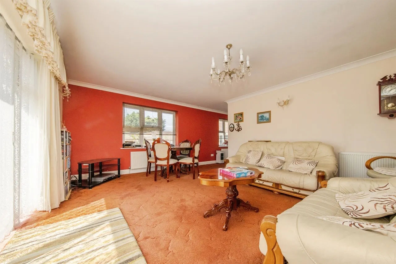 Thorpe Road, Kirby Cross, CO13, photo 8