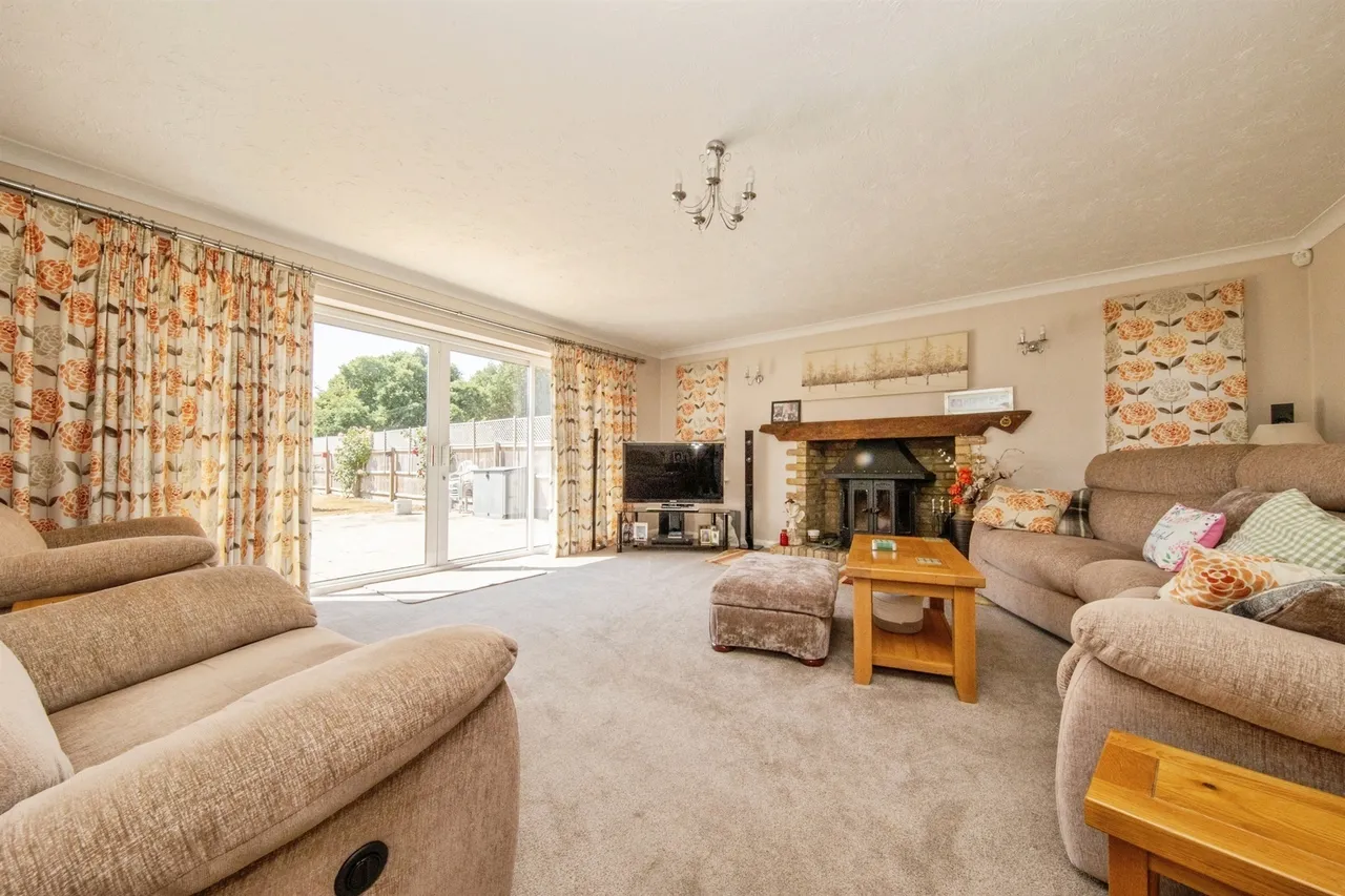 Thorpe Road, Kirby Cross, CO13, photo 2