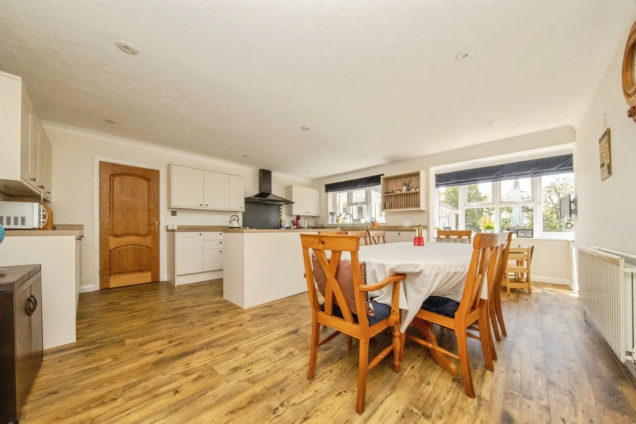 Thorpe Road, Kirby Cross, CO13, photo 4