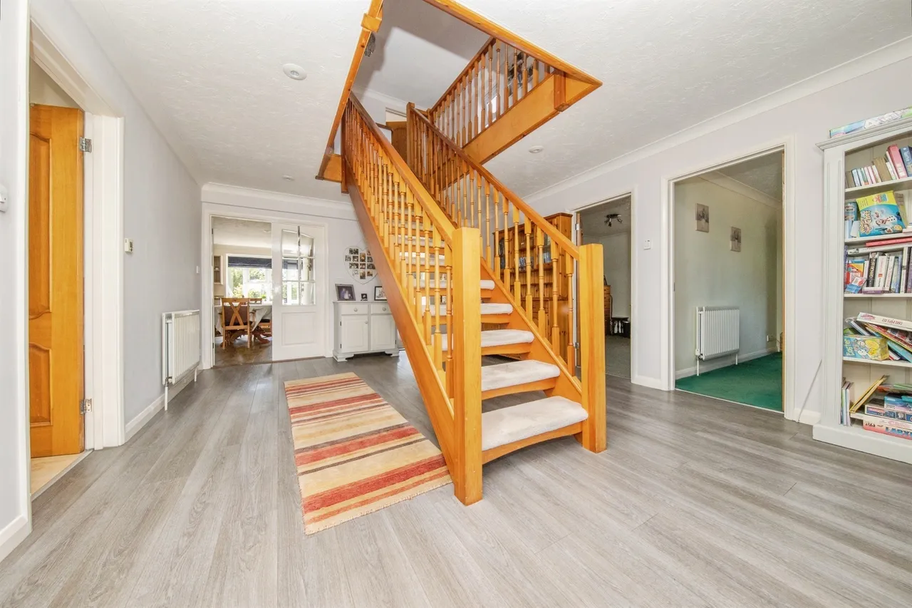 Thorpe Road, Kirby Cross, CO13, photo 13