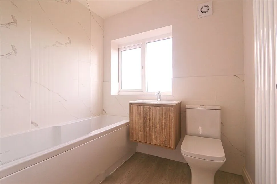 Shaw Hall Avenue, Hyde, SK14, photo 7