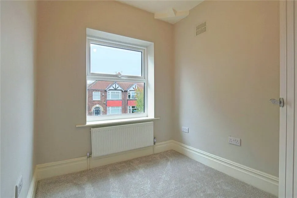Shaw Hall Avenue, Hyde, SK14, photo 13