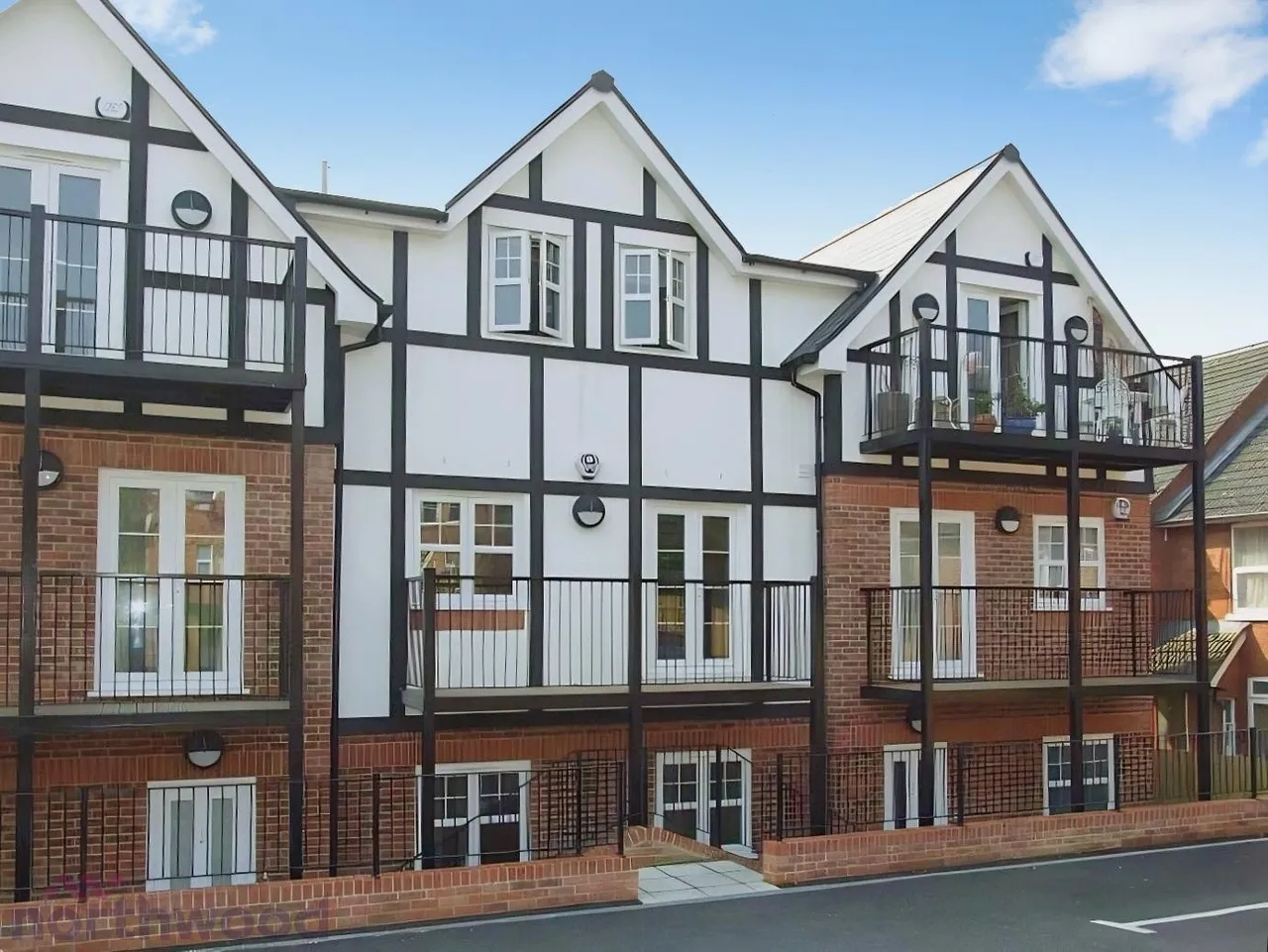 West Wycombe Rd, High Wycombe, HP12, photo 9